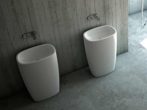 Milk Freestanding basin